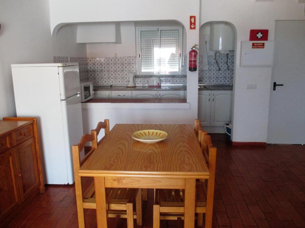Apartamentos Salema Praia Club Экстерьер фото