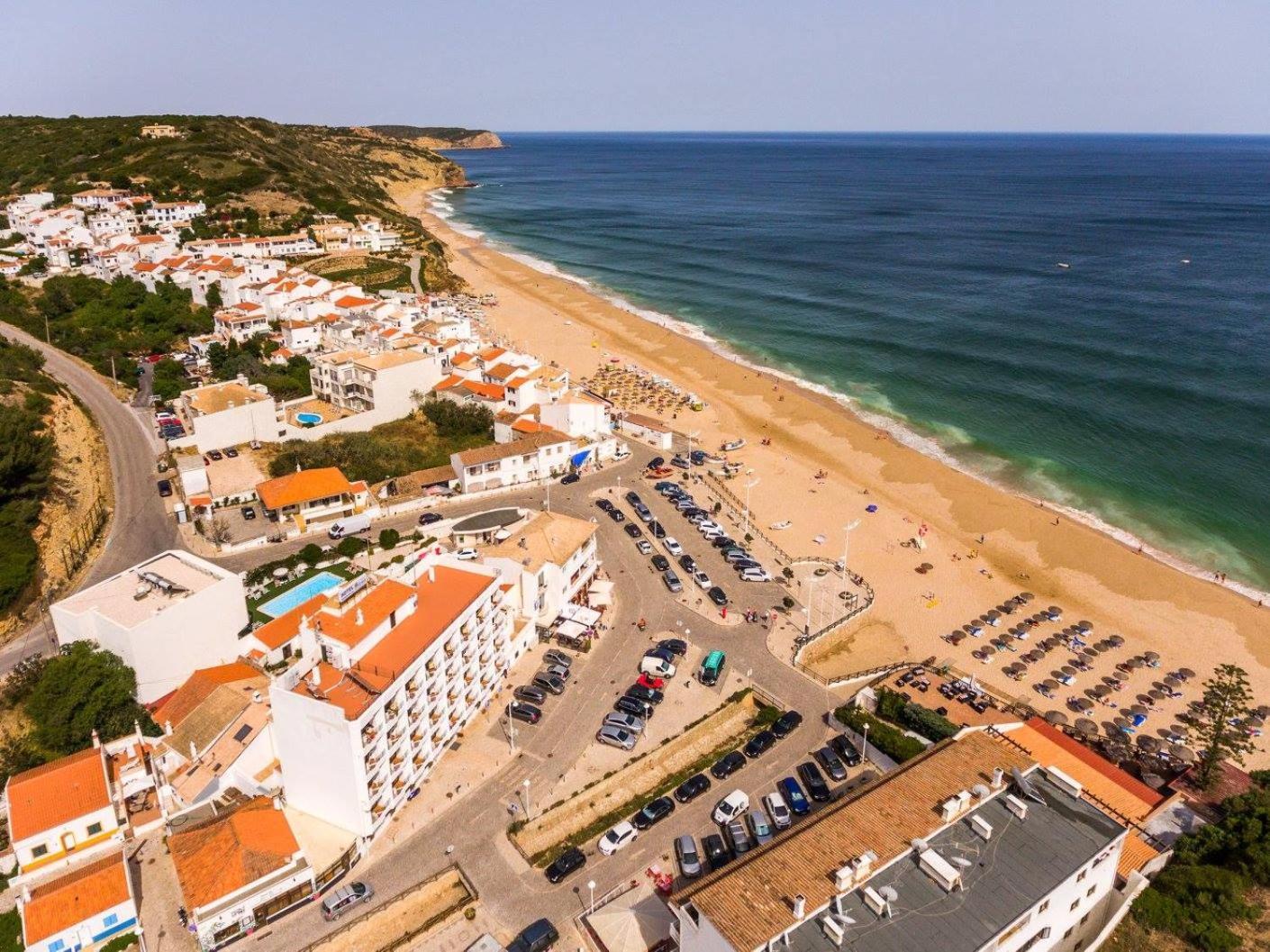 Apartamentos Salema Praia Club Экстерьер фото