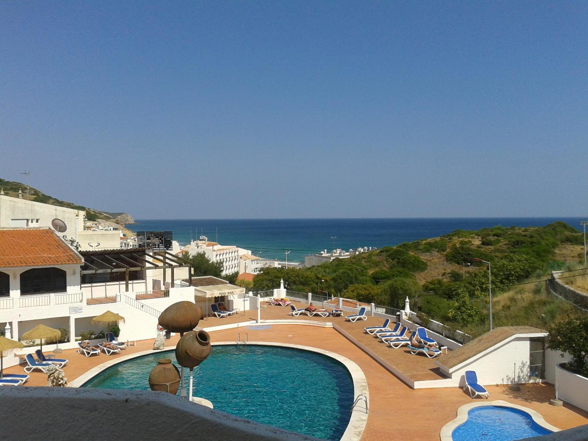 Apartamentos Salema Praia Club Экстерьер фото