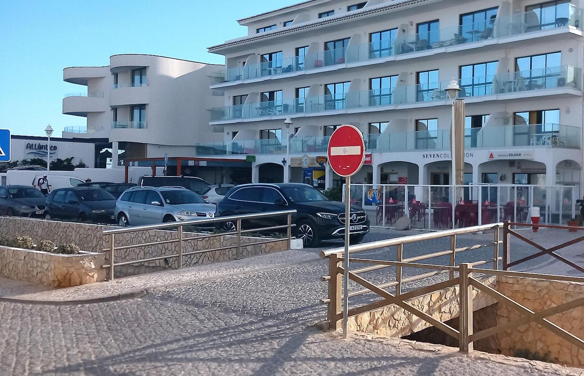 Apartamentos Salema Praia Club Экстерьер фото