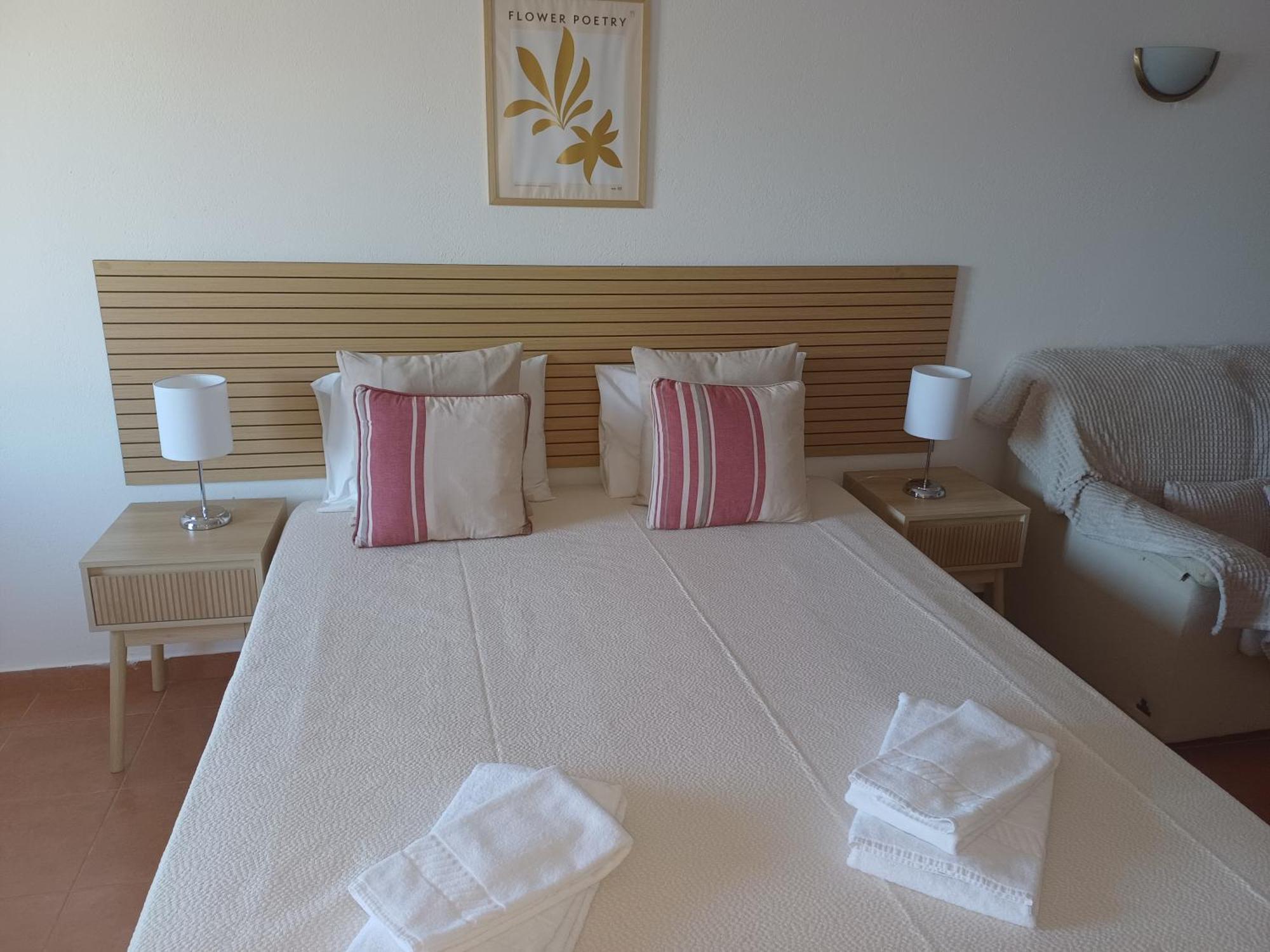 Apartamentos Salema Praia Club Экстерьер фото